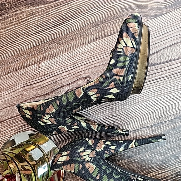 NEW AUTHENTIC ALEXANDER McQUEEN CAMOUFLAGE FLORAL PLATFORM HEELS - Picture 10 of 16